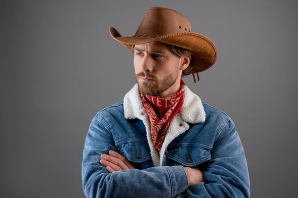 Brauner Cowboyhut aus Leder
